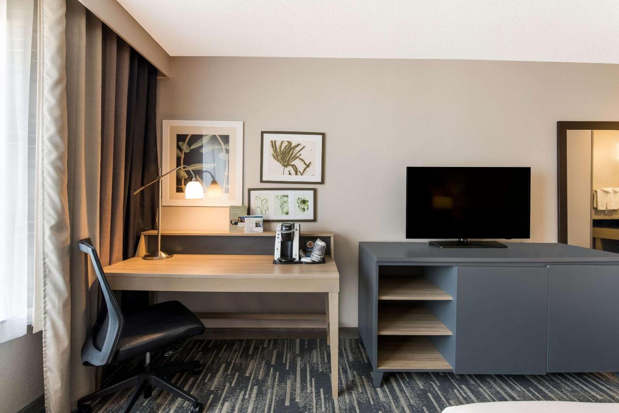 Country Inn & Suites By Radisson, Wichita East, Ks Eksteriør bilde