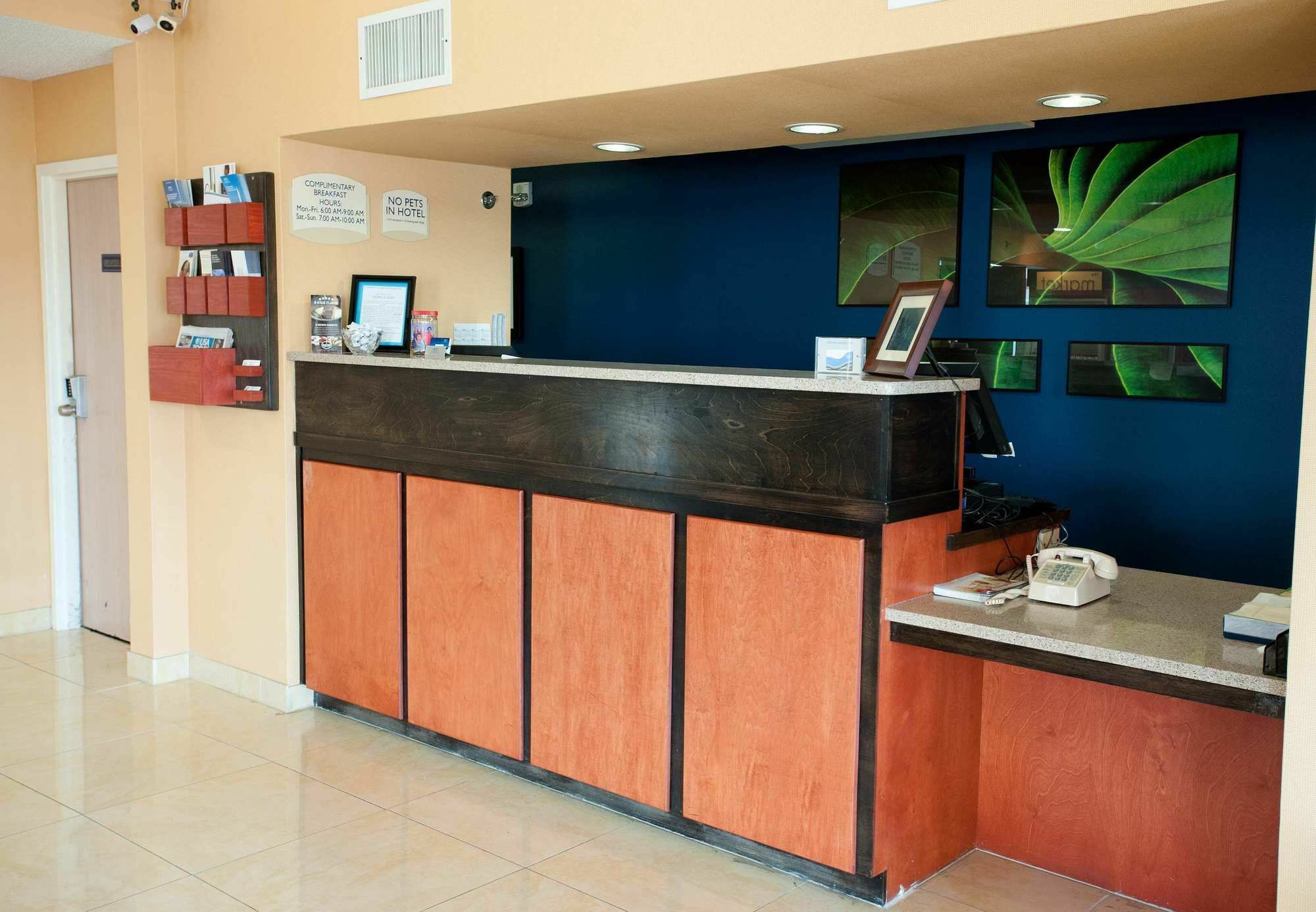 Country Inn & Suites By Radisson, Wichita East, Ks Eksteriør bilde